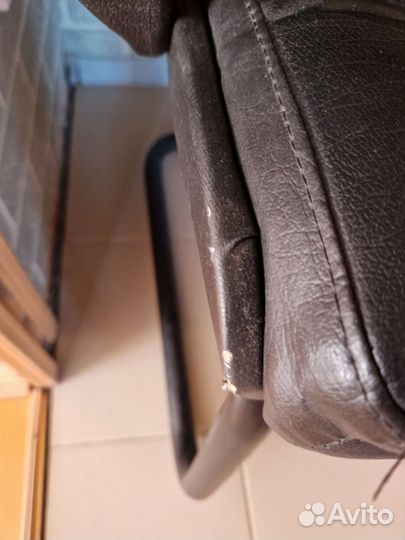 Офисное кожаное кресло бу