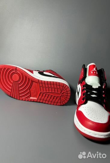 Кроссовки Air Jordan 1 Retro High OG Chicago Люкс