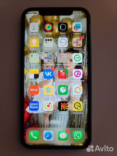 Телефон iPhone 11