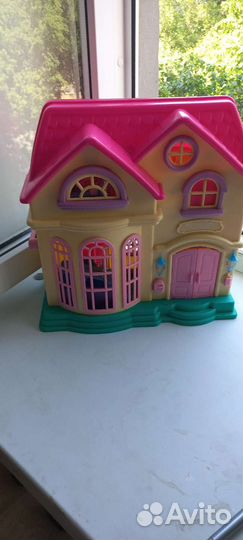 Кукольный домик с мебелью