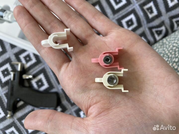 Пистолет для прокалывания ушей