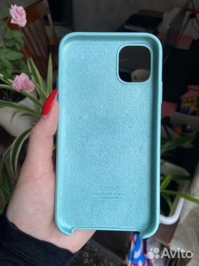 Бирюзовый чехол на iPhone 11