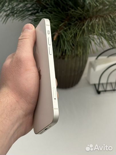 iPhone 12, 64 ГБ