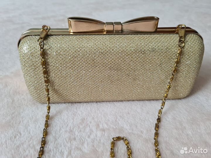 Сумочка-клатч в золоте