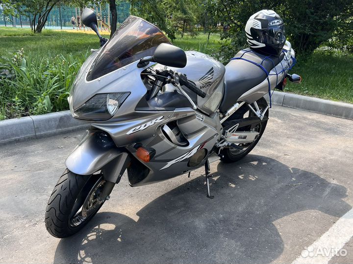 Honda CBR F4i (600F )
