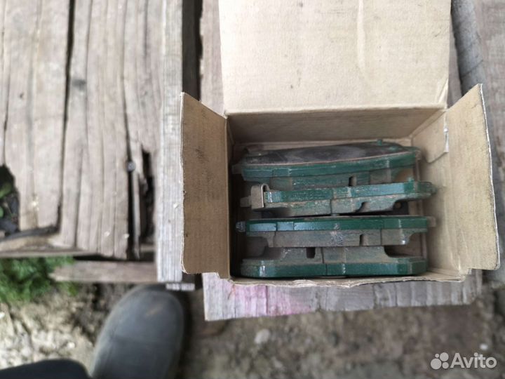 Тормозные колодки на hyundai sonata 2011г