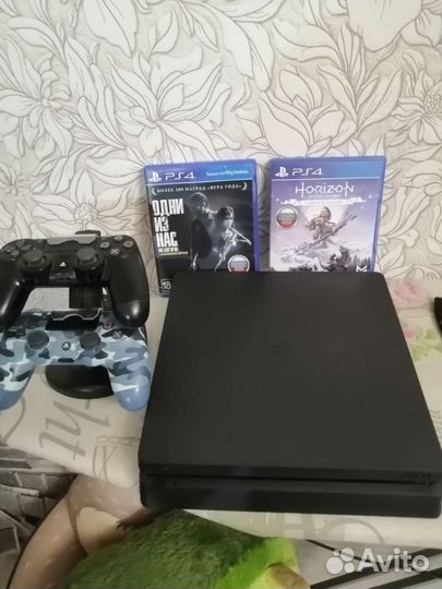 Sony PS4 slim