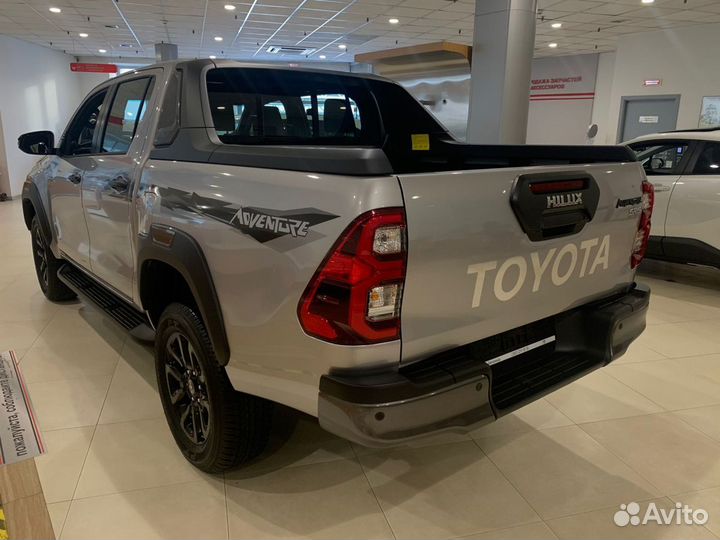 Toyota Hilux 4.0 AT, 2024