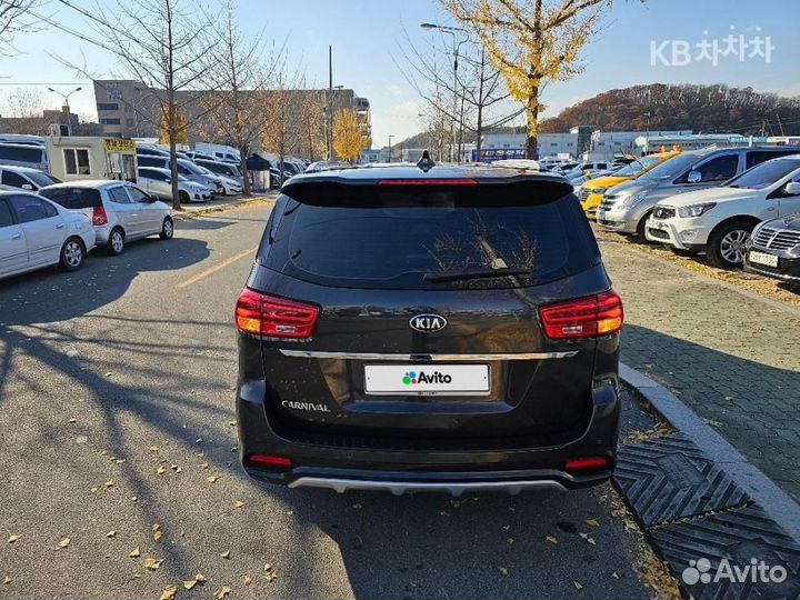 Kia Carnival 2.2 AT, 2019, 38 000 км