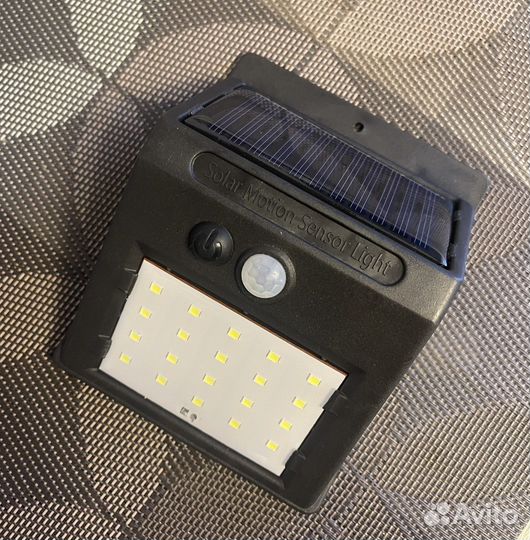 Уличный фонарь с датчиком движения