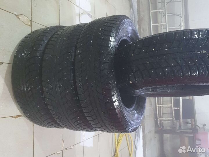 Gislaved Nord Frost 200 215/65 R16