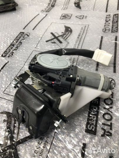 Замок двери багажника Lexus Nx