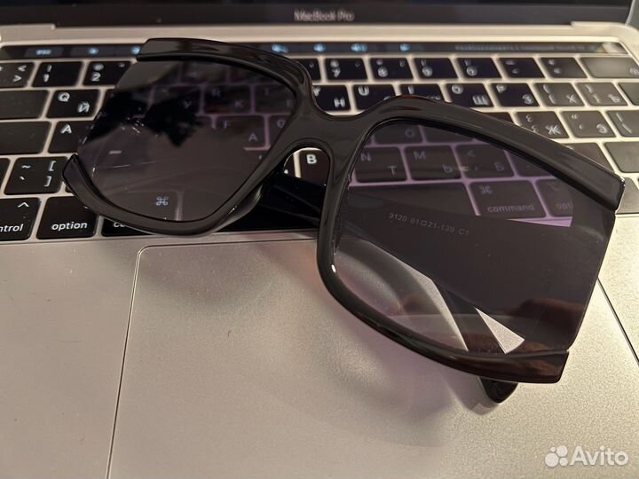 Солнцезащитные очки крупные