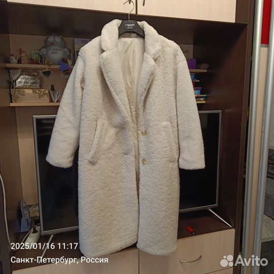 Пальто женское белая 48 50