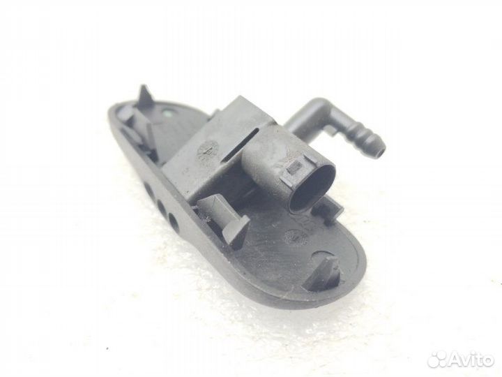 Форсунка стеклоомывателя передняя левая Audi Q7 4L