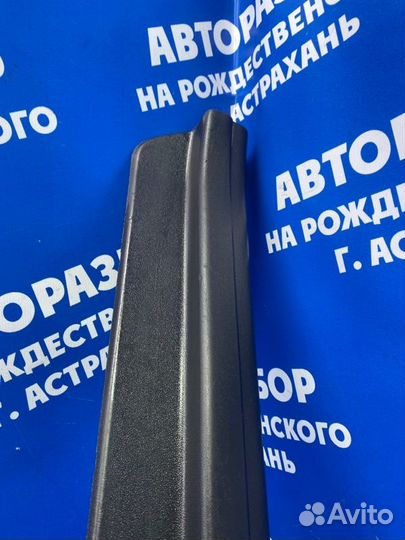 Накладка на порог Hyundai I30 хэтчбек 2010