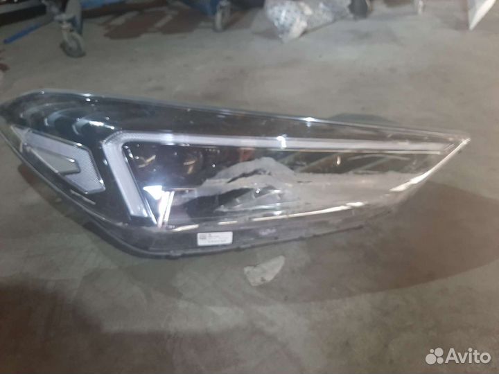 Фара передняя правая LED hyundai tucson 3