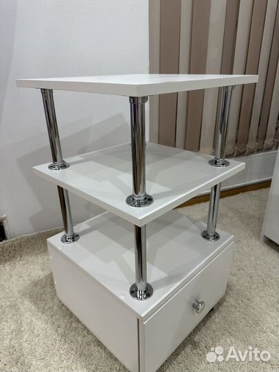 Маникюрная тумбочка