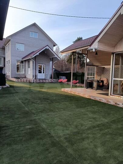 Коттедж 300 м² на участке 6 сот.