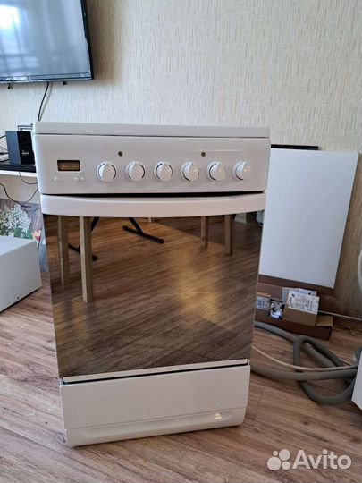 Плита электрическая Hotpoint Ariston