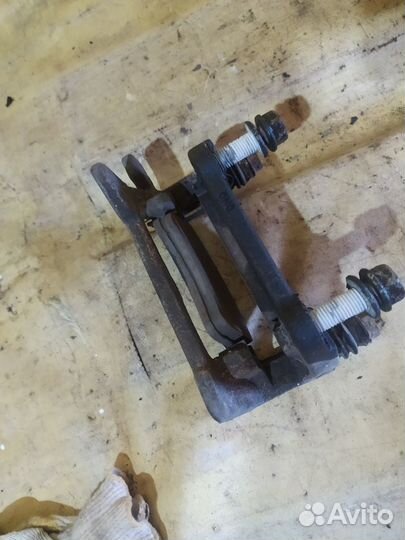 Суппорт тормозной задний правый Audi A4 B8