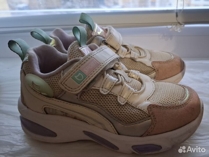 Кроссовки котофей 28