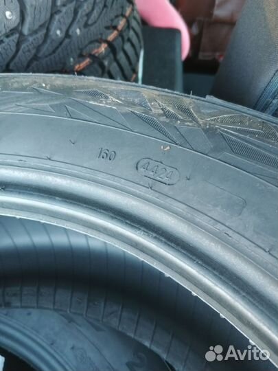 Ikon Tyres Autograph Ice 9 SUV 215/60 R17 100T