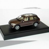 VW Touareg 2010 d.brown 1 43 Schuco 7P1099300H8Z