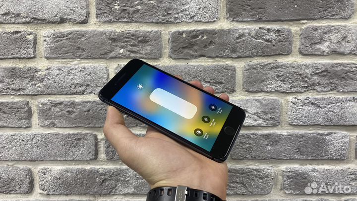 iPhone 8 Plus, 64 ГБ