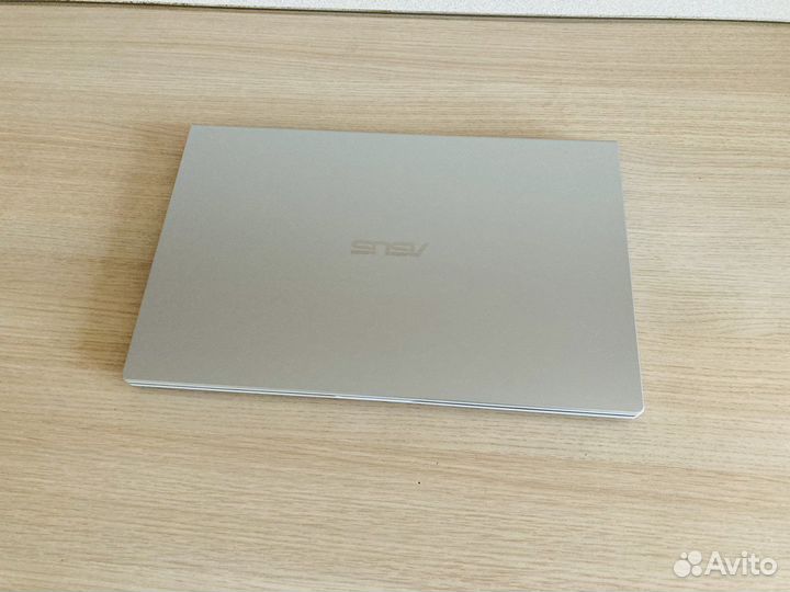 Asus Gold 6805u/8GB DDR4/SSD/GeForce MX 130/FHD