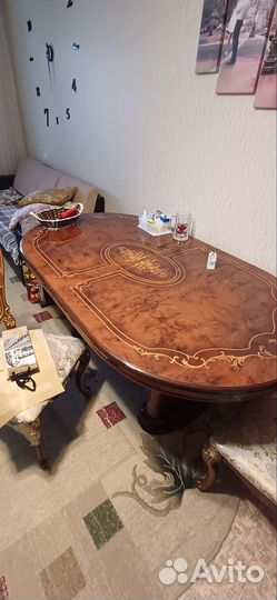 Кухонный стол и стулья