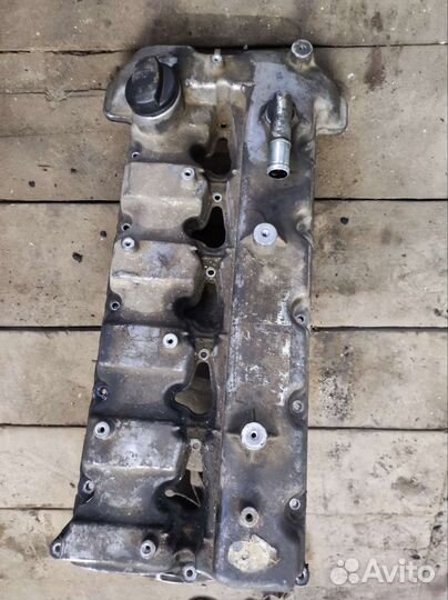 Клапанная крышка Ssang Yong Rexton 2.7