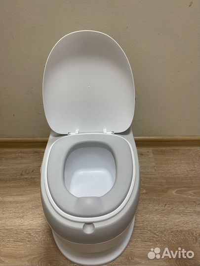 Детский горшок в виде унитаза