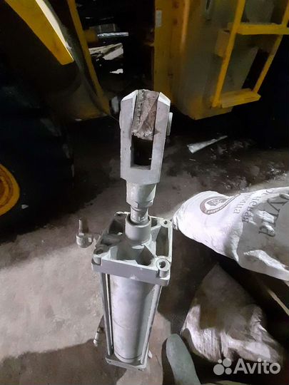 Пневмоцилиндр бу