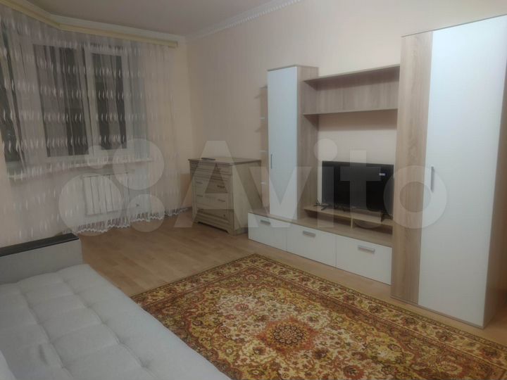 3-к. квартира, 80 м², 4/10 эт.