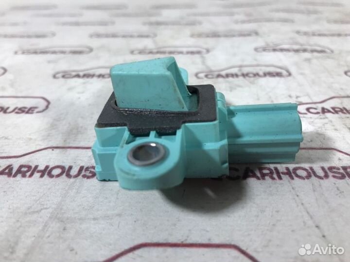 Датчик удара передний левый Audi A5