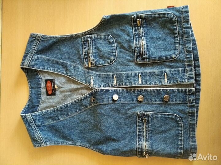 Джинсовая жилетка для девочки