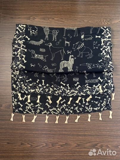 Палантин Moschino с косточками