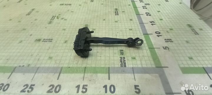 Ограничитель двери передний левый Hyundai Sonata