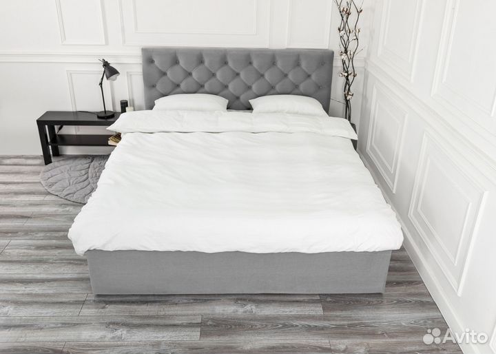 Кровать с матрасом