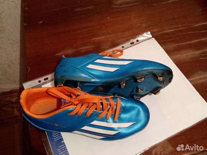 Бутсы футбольные Adidas F10 TRX FG