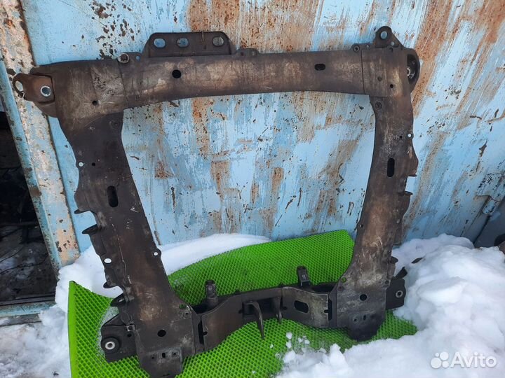 Подрамник передний Renault Symbol