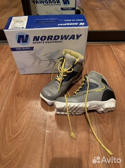 Лыжные ботинки