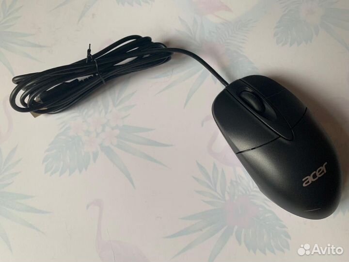 Компьютерная мышь и коврик для мыши