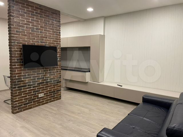 2-к. квартира, 65 м², 8/21 эт.
