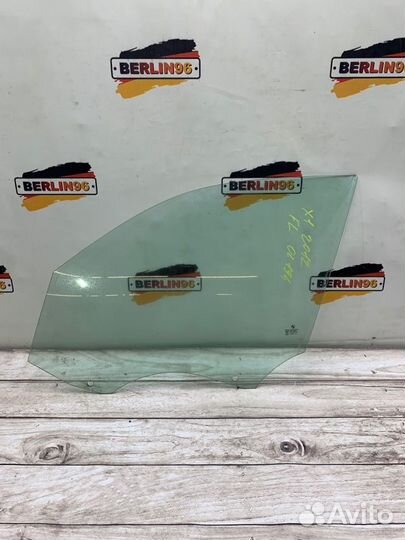 Стекло двери переднее левое Bmw X1 E84 N52B30 2012