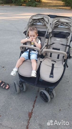 Прогулочная коляска для двойни