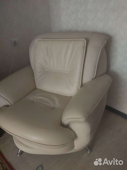 Кресло кожаное