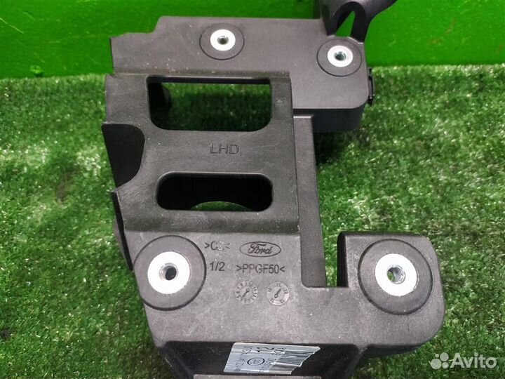 Кронштейн кулисы кпп Ford Focus 3 (CB8) 2015