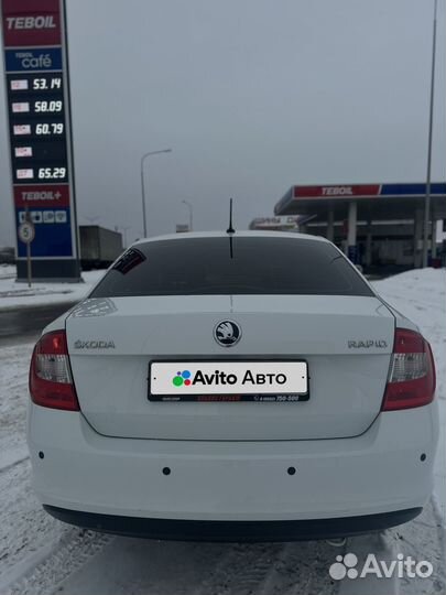 Skoda Rapid 1.6 AT, 2015, 238 400 км